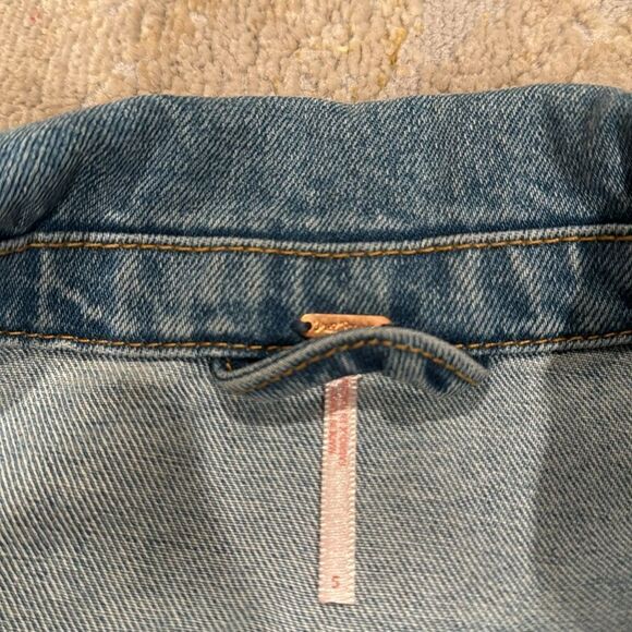 Free People Studded Denim Trucker Jacket Oversized Light Blue size S EUC - Picture 4 of 9